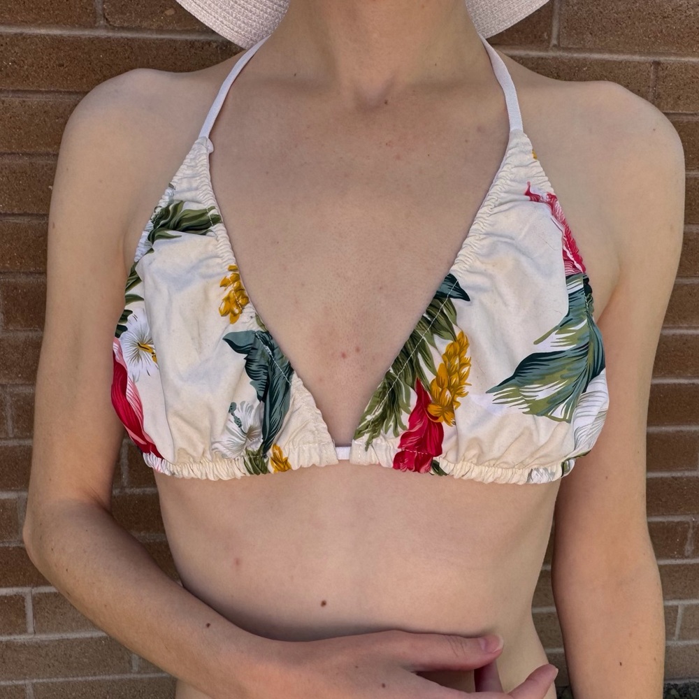 EUC Xelosette Bikini Top